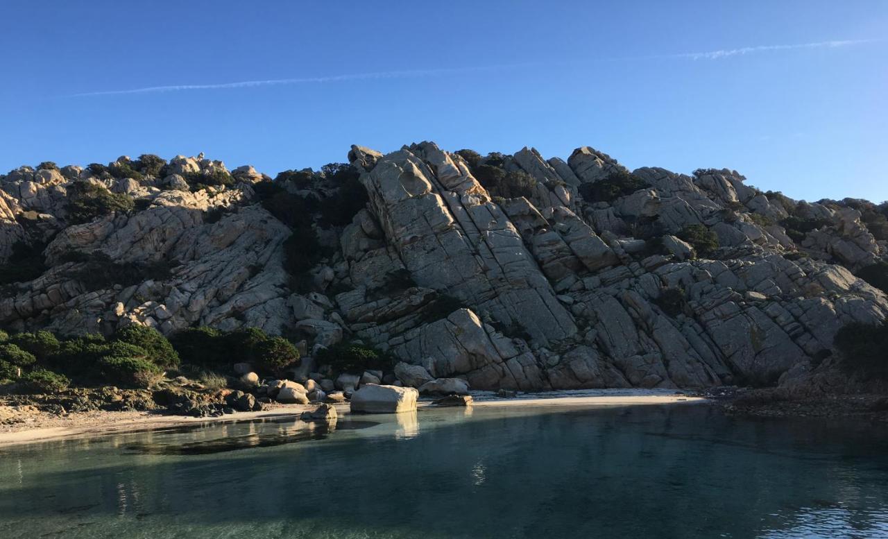 Dimora Conte Bed & Breakfast La Maddalena  Bagian luar foto